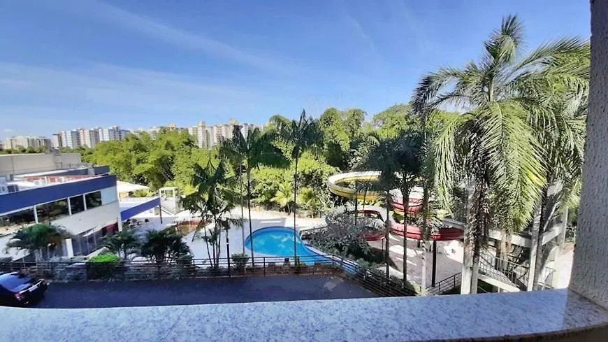 Apartamento Flat Golden Dolphin Grand Hotel - Quarto E Sala Com Roupa De Cama E Banho - Piscinas 24H Caldas Novas Brasil